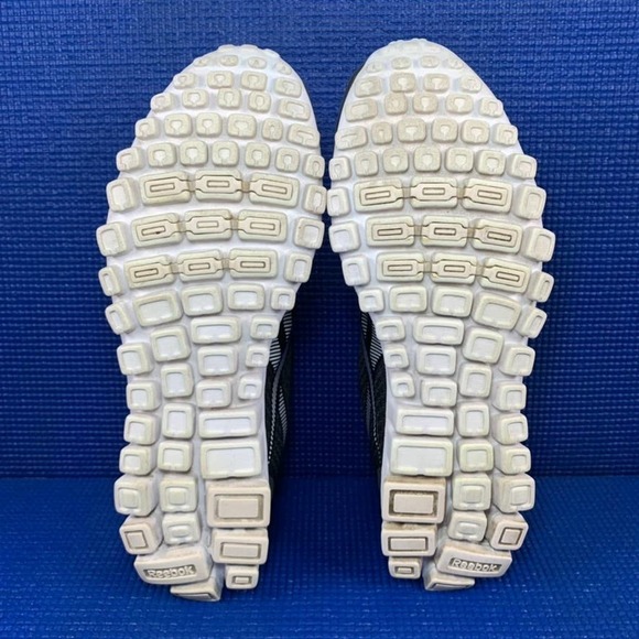 REEBOK REALFLEX RUN 2 Women`s Size 8.5 Black White Running Shoes J89776 - Picture 7 of 8